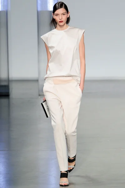 Look 9